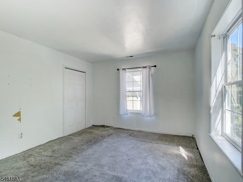 134 S Grove St Property Photo 14