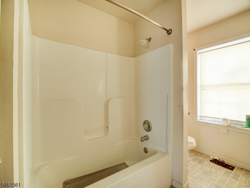 134 S Grove St Property Photo 19