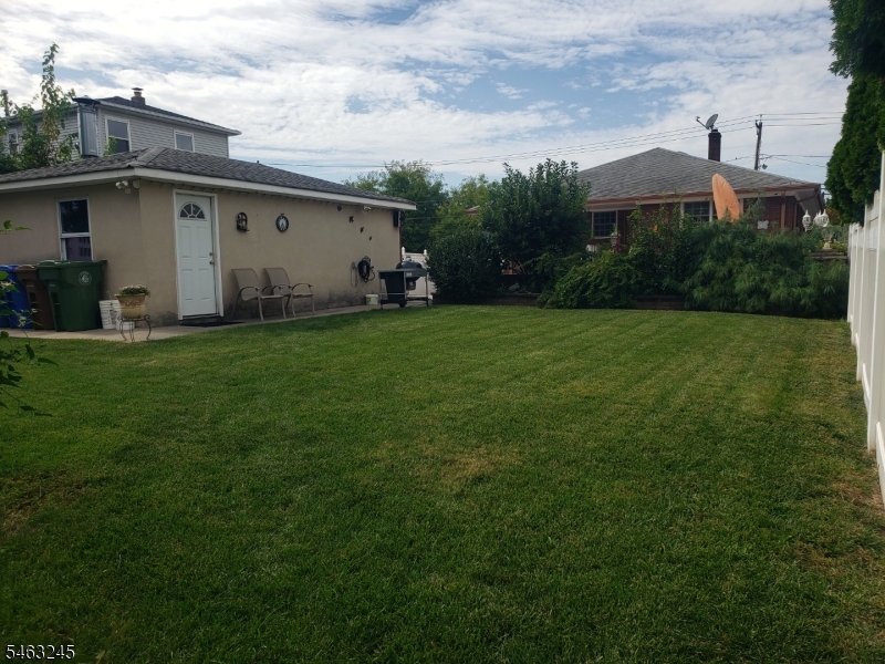 111 W Munsell Ave Property Photo 9