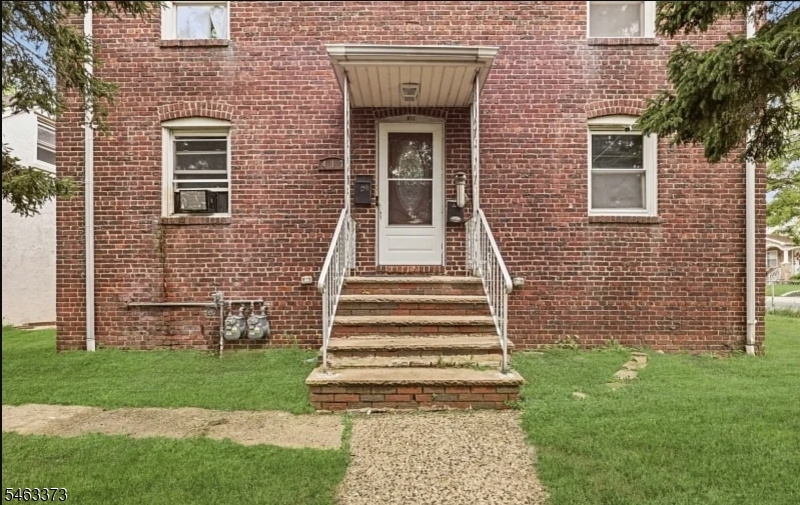 417 Adams St Property Photo 2