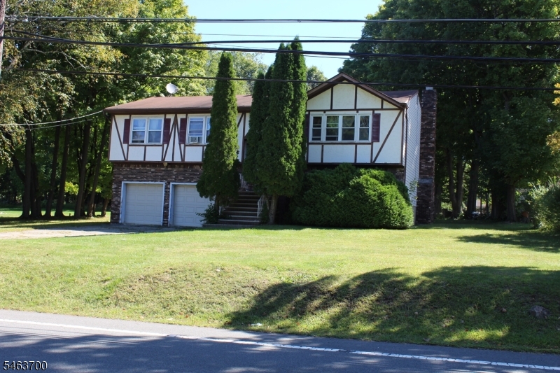 37 Center Grove Rd Property Photo 1