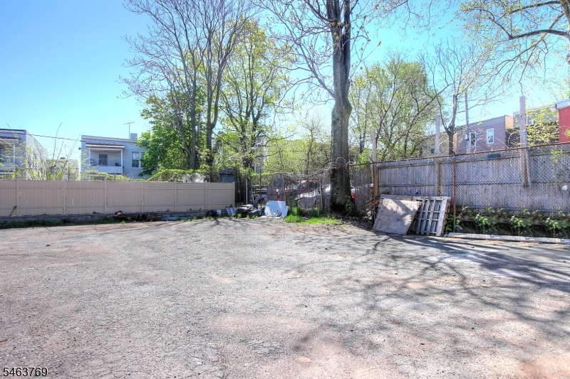851 Mount Prospect Ave Property Photo 3