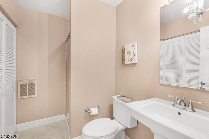 220 Main St 203 Property Photo 17