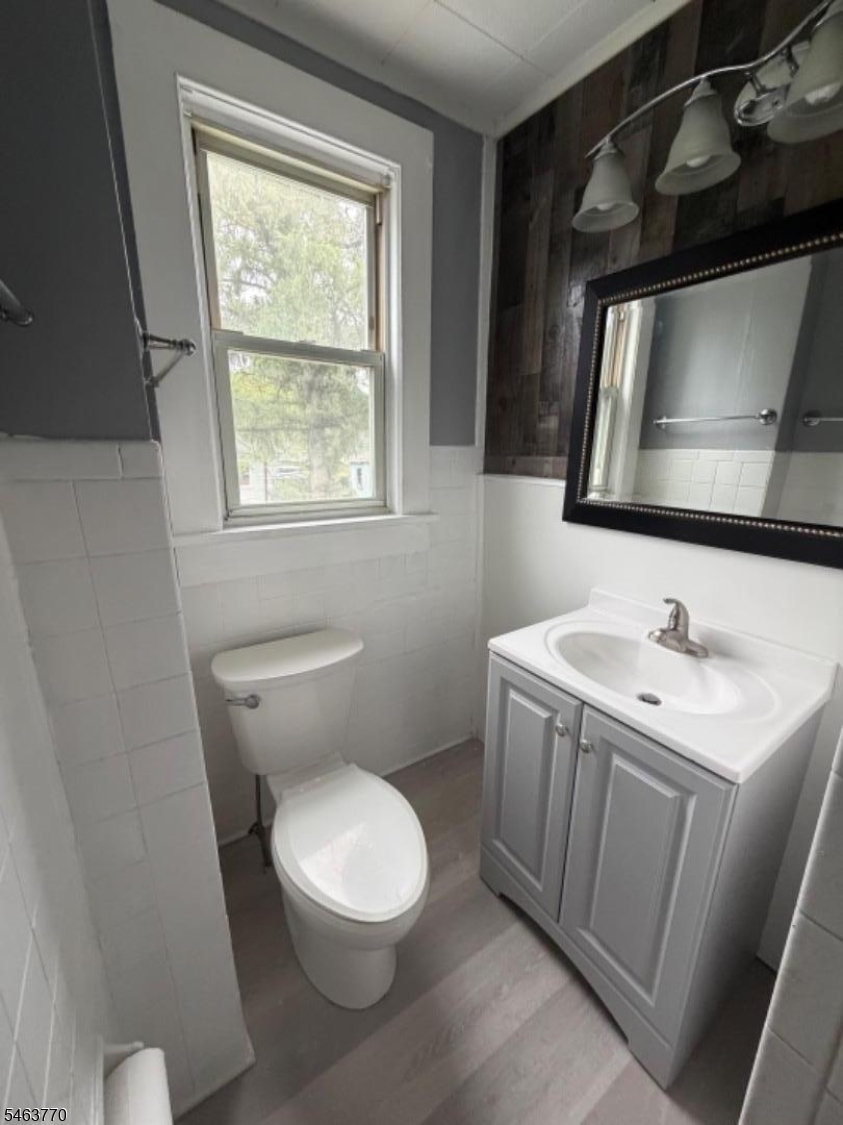 24 Youmans Ave Property Photo 9