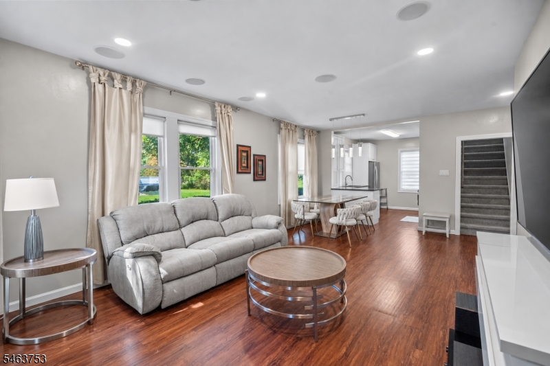 25 Randolph St Property Photo 6