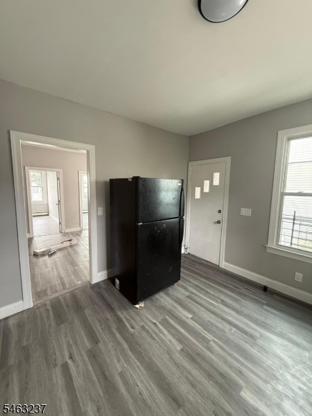 146 Leslie St Property Photo 8
