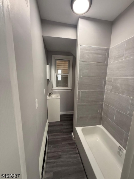 146 Leslie St Property Photo 12