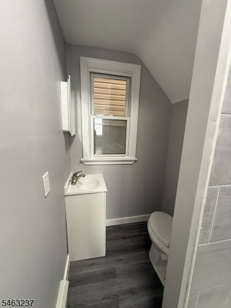 146 Leslie St Property Photo 13