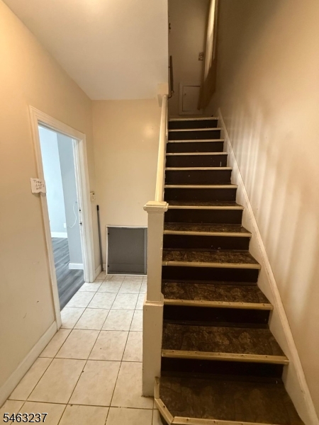 146 Leslie St Property Photo 14
