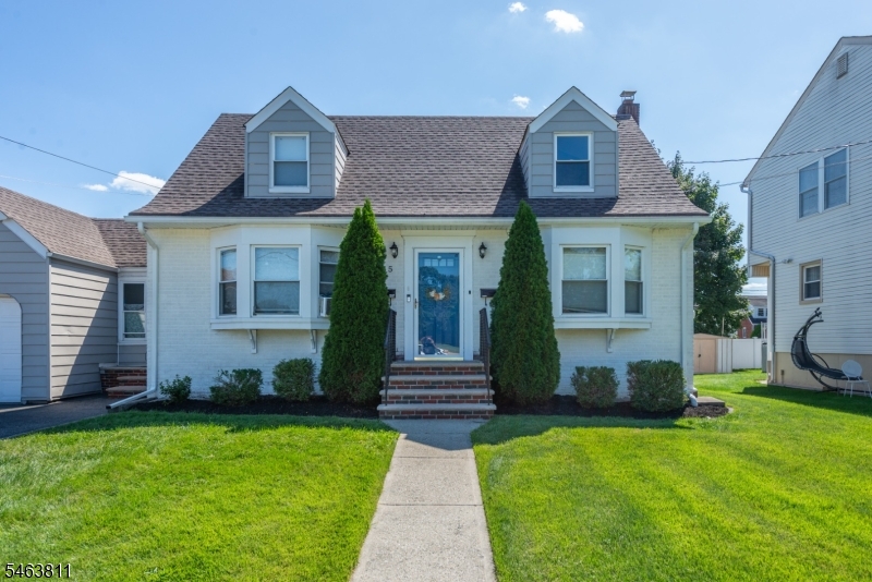 55 Samuel Ave Property Photo 1