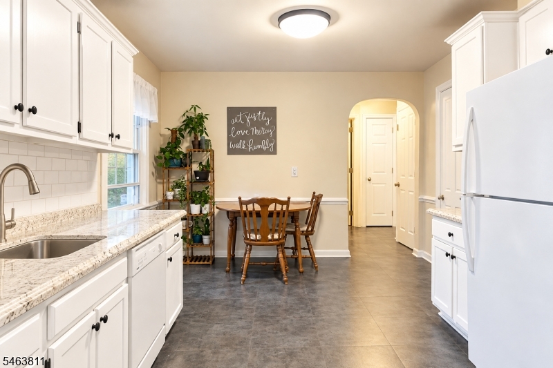 55 Samuel Ave Property Photo 4