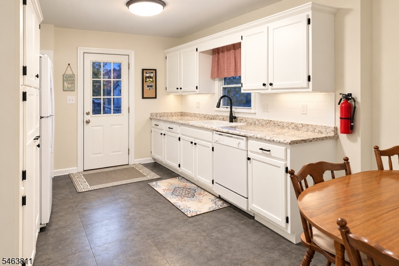 55 Samuel Ave Property Photo 5