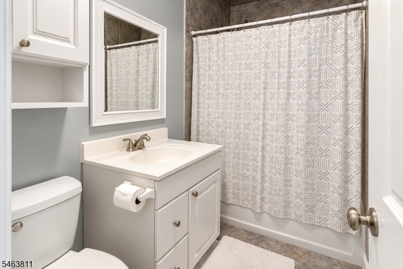 55 Samuel Ave Property Photo 6