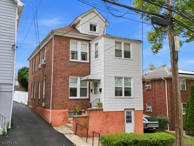 100 Hancox Ave Property Photo 1