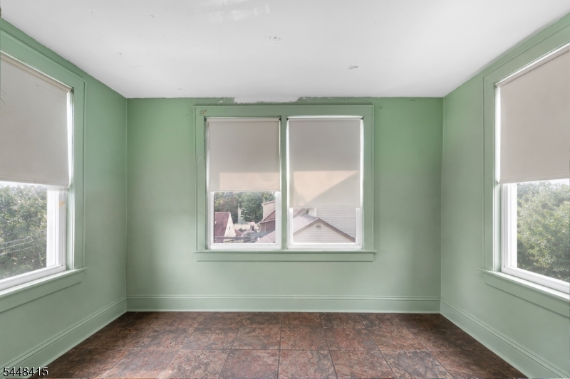 100 Hancox Ave Property Photo 11