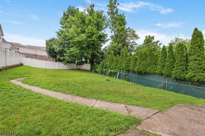 100 Hancox Ave Property Photo 22