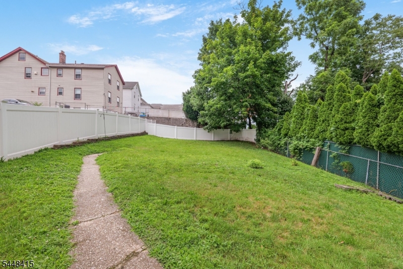 100 Hancox Ave Property Photo 23
