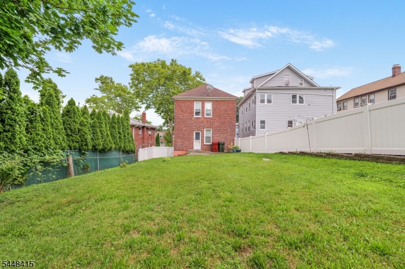 100 Hancox Ave Property Photo 24