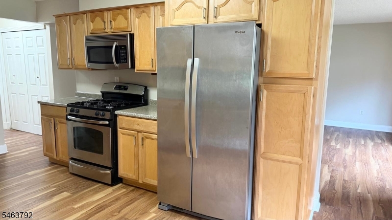 609 Edison Glen Ter Property Photo 4