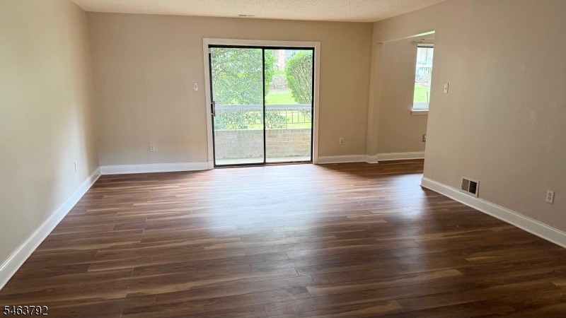 609 Edison Glen Ter Property Photo 11
