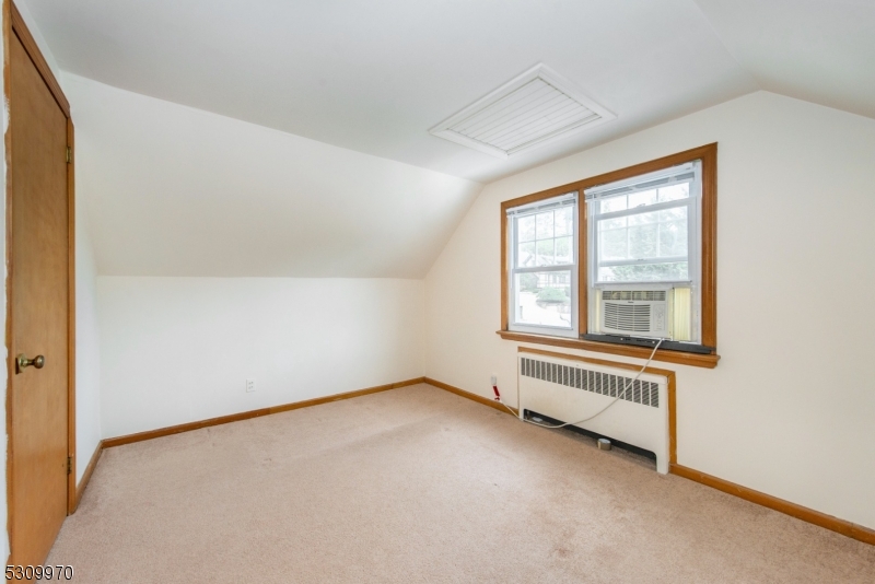 74 Pine St Property Photo 6