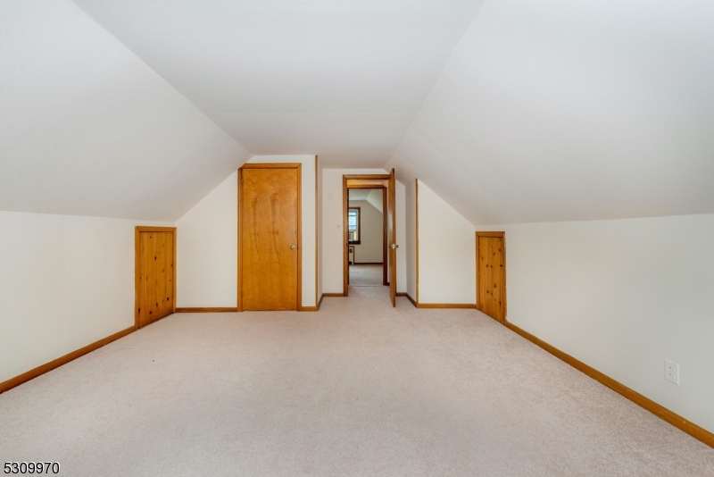 74 Pine St Property Photo 8