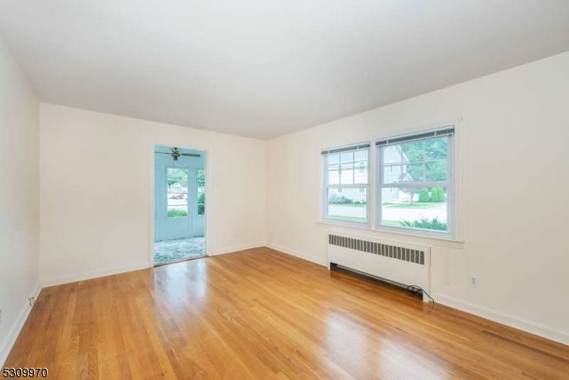 74 Pine St Property Photo 13