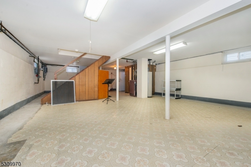 74 Pine St Property Photo 23