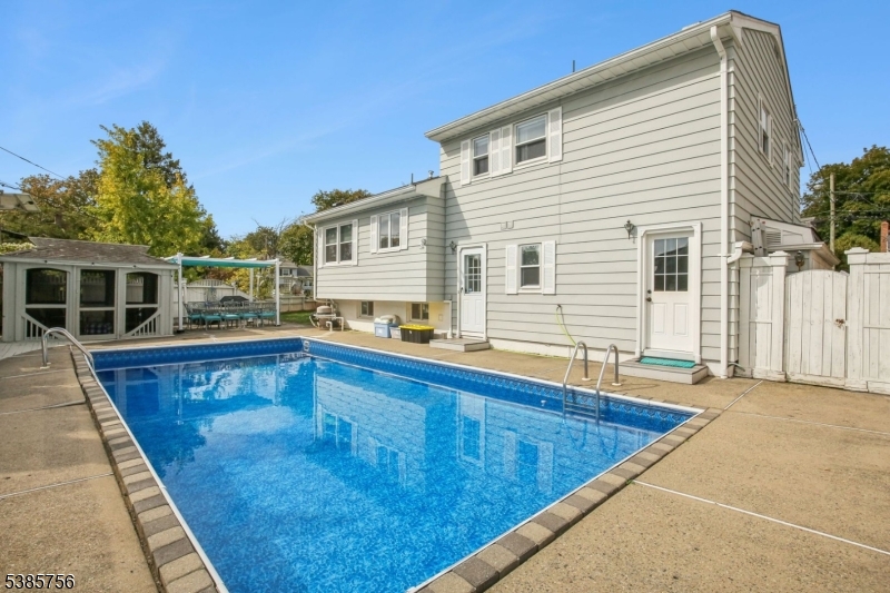 82 Eaton Pl Property Photo 28