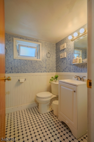 2035 Balmoral Ave Property Photo 23