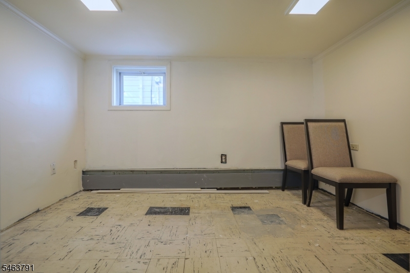2035 Balmoral Ave Property Photo 24