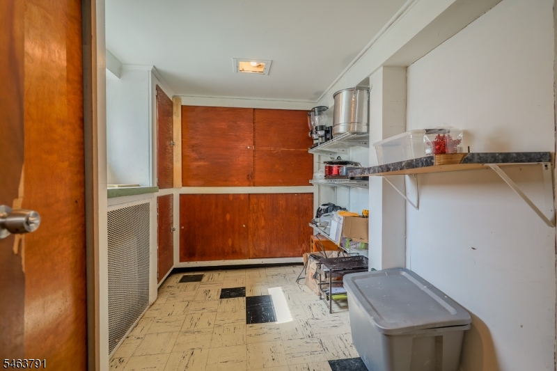 2035 Balmoral Ave Property Photo 26