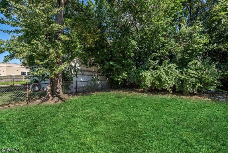 310 Main St Property Photo 33