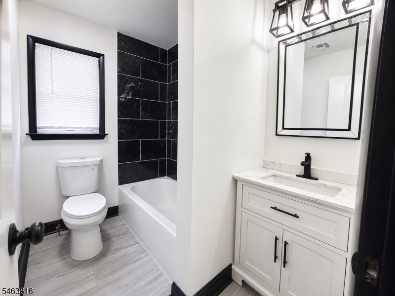 2849 Kathleen Ter Property Photo 6