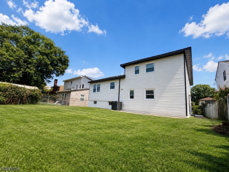 2849 Kathleen Ter Property Photo 10