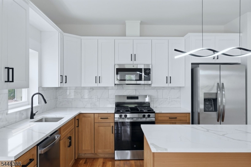 54 Pennsylvania Ave Property Photo 6