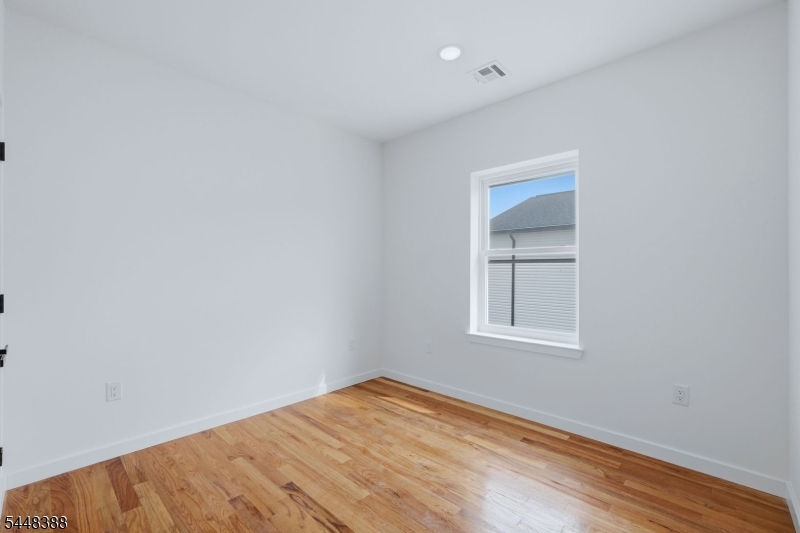 54 Pennsylvania Ave Property Photo 7