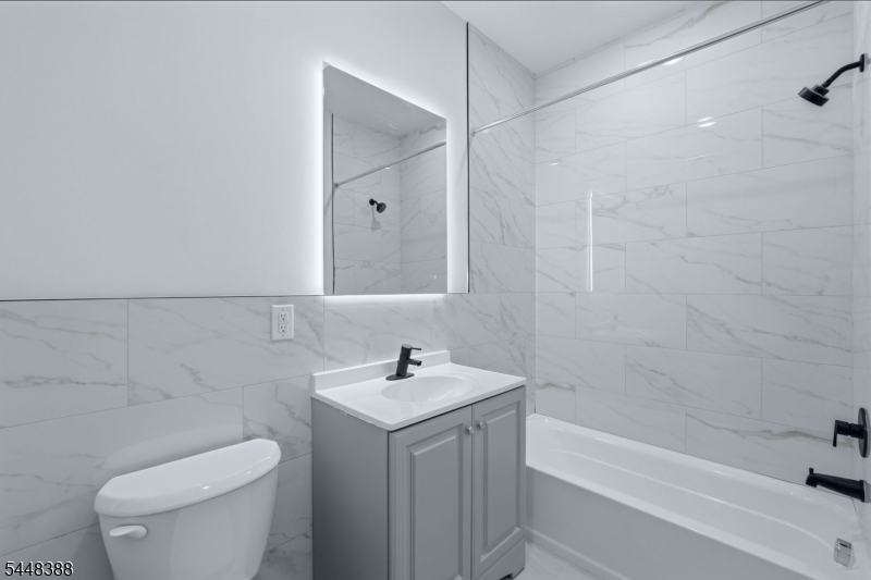54 Pennsylvania Ave Property Photo 9