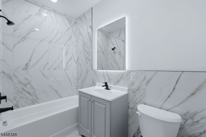 54 Pennsylvania Ave Property Photo 23