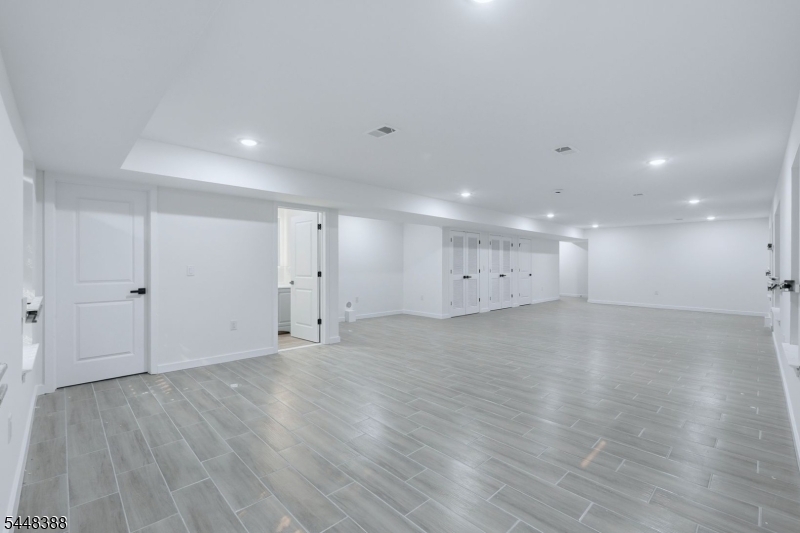 54 Pennsylvania Ave Property Photo 26