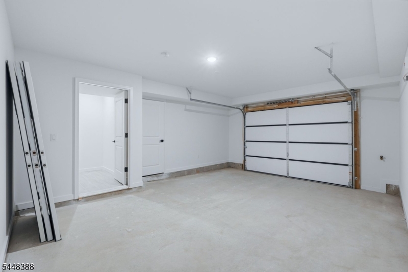 54 Pennsylvania Ave Property Photo 28