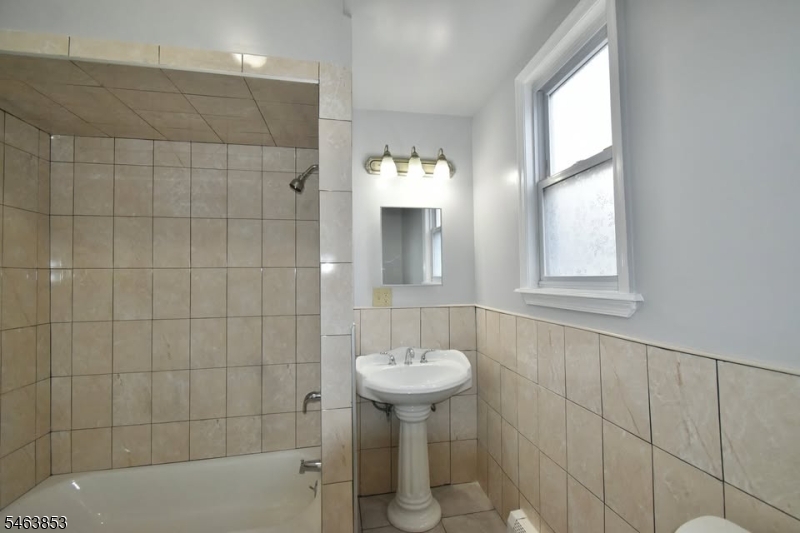659 S 17th St 2 Property Photo 5
