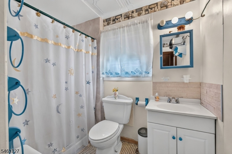 258 Whittier Ave Property Photo 22