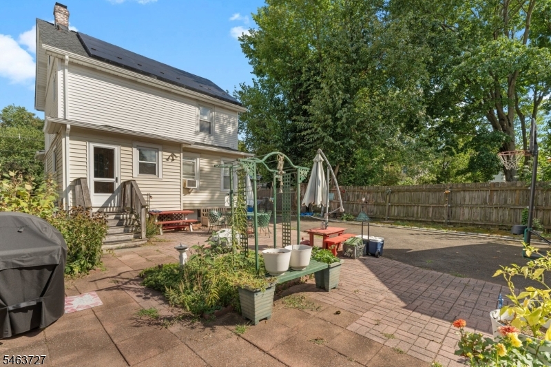 258 Whittier Ave Property Photo 25