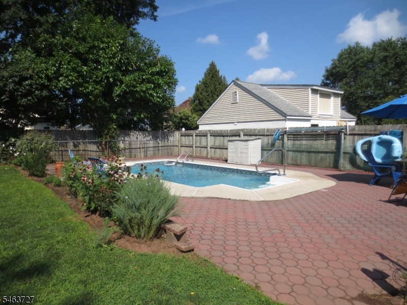 258 Whittier Ave Property Photo 28