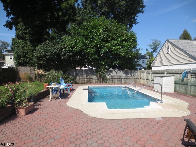 258 Whittier Ave Property Photo 33