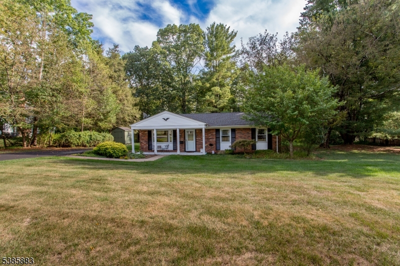 5 Deer Path Property Photo 3