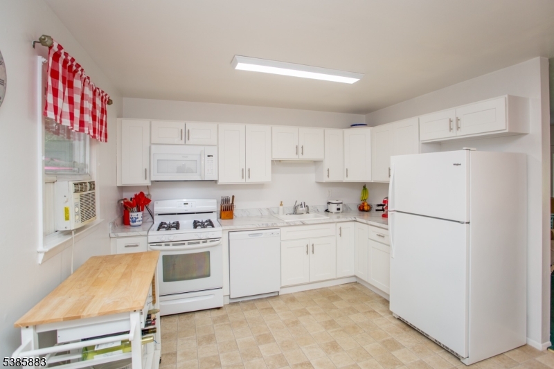 5 Deer Path Property Photo 16