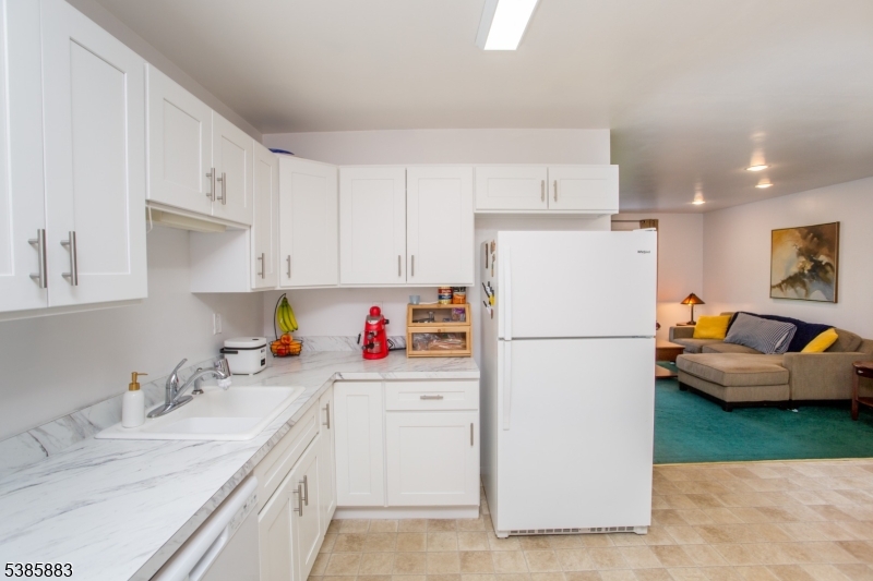 5 Deer Path Property Photo 17