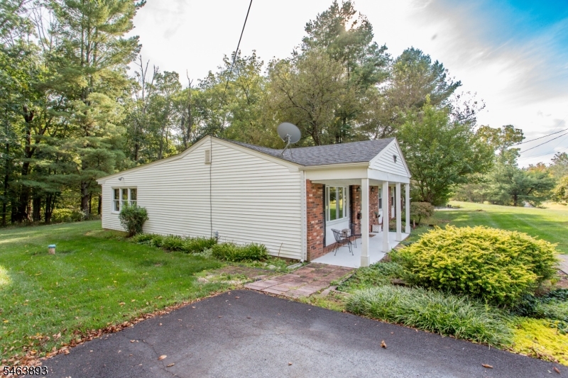5 Deer Path Property Photo 29